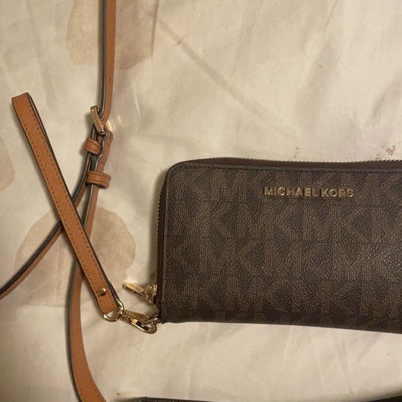 Michael Kors Crossbody Purse and Wallet - Picture 3 of 16